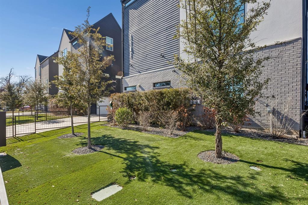 1147 N Madison Avenue 107