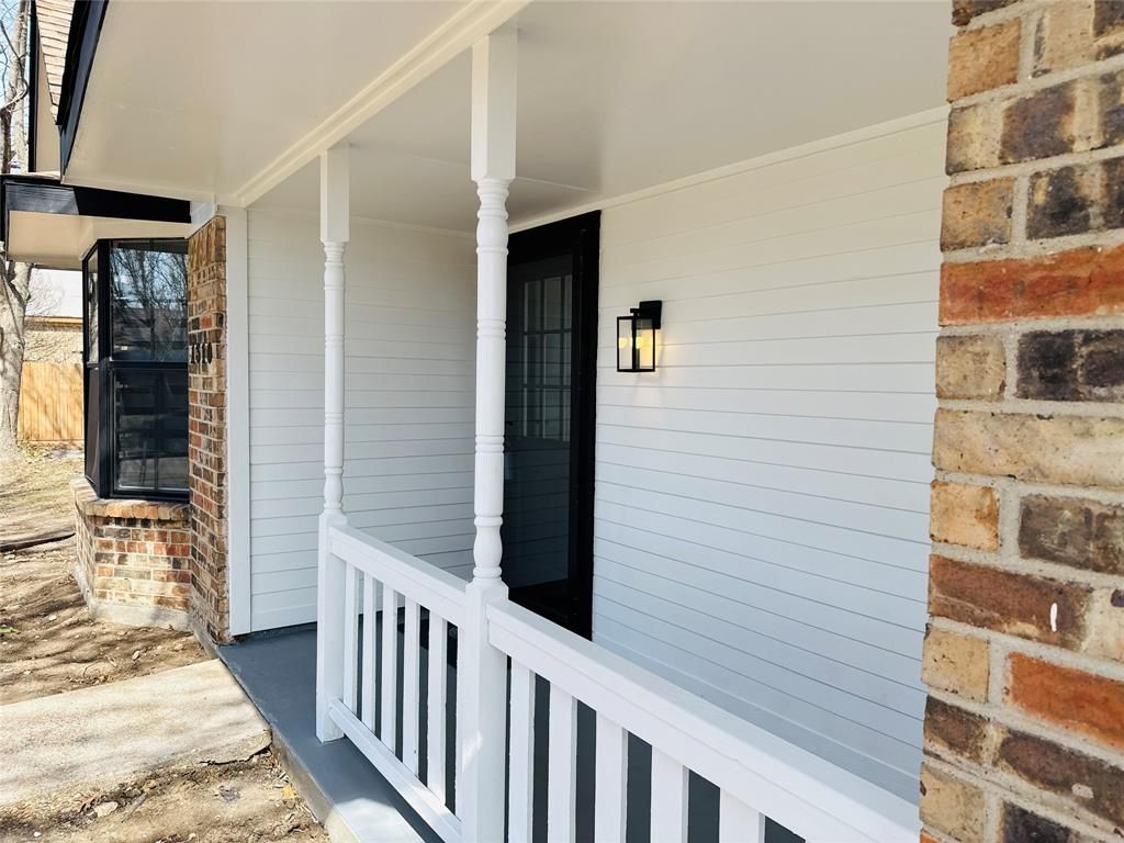 Photo of 1310 Oak Run Drive, Duncanville, TX 75137 (MLS # 21194118)