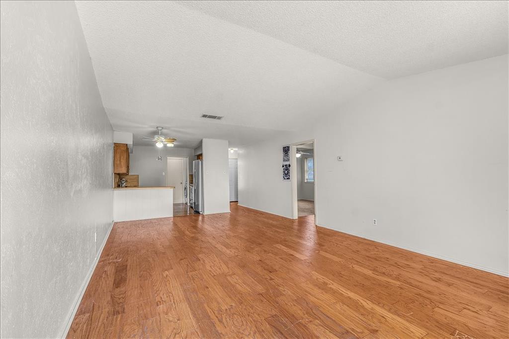6817-6819 W Cleburne Road