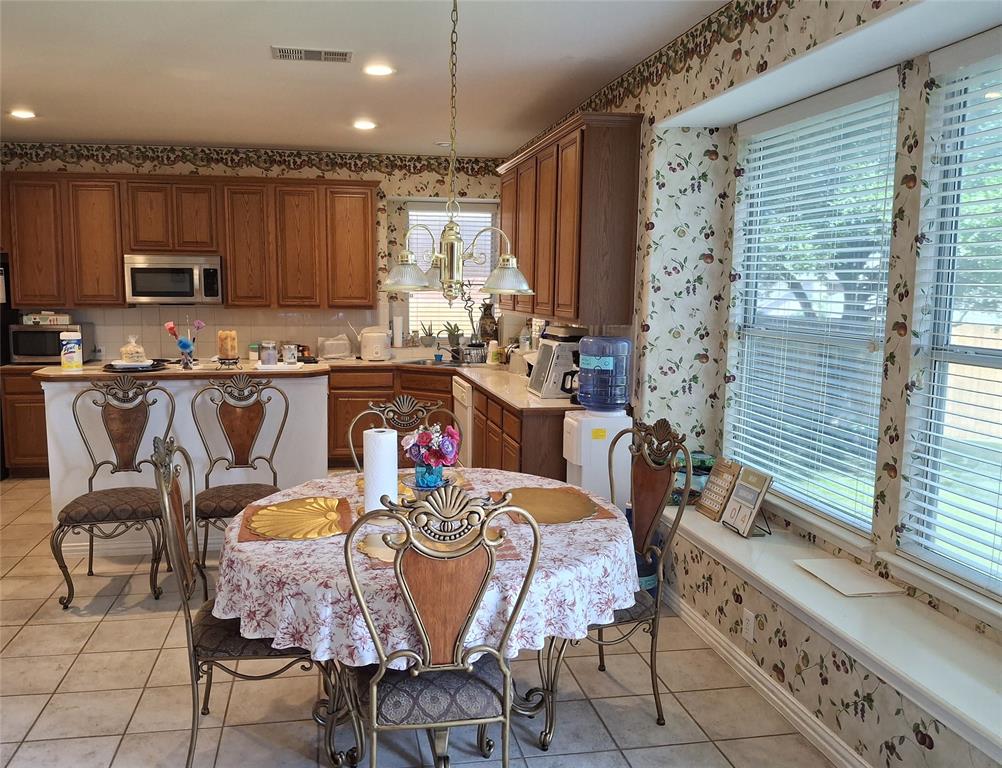527 E Sandra Lane