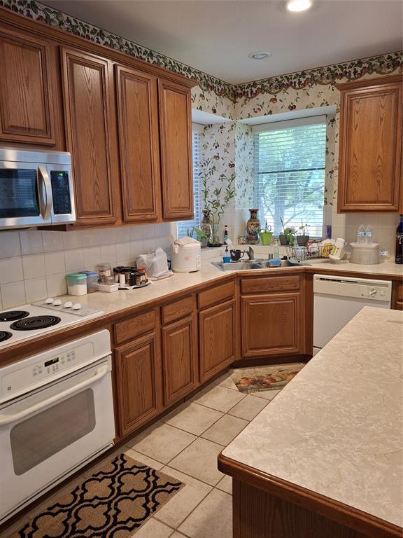 527 E Sandra Lane