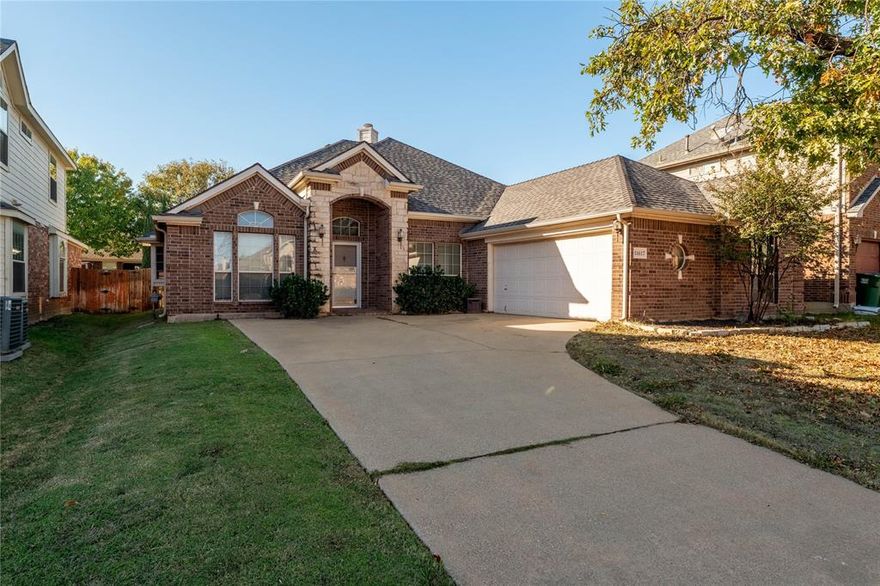 Are you looking for a four-bedroom single storry home in Keller ISD? What a great opportunity to find an amazing floor plan that gives everyone their own tucked away space! Gracious entry way, a wonderful patio with a pergola, and a kitchen island which sets this home apart. The kitchen has a center island, a large pantry and a bay window over the sink. The over sized family features a fireplace and loads of windows make it nice and bright. The master extremely generous with a wonderful sitting area. Great covered patio as well as pergola covered space with still plenty of grassy area! See it today!