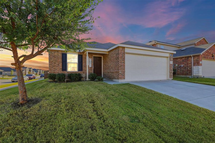 **PRICED TO SELL – Best Value in Newberry Point! - Corner Lot + Office, Under $300k** Skip the wait for new construction—move in NOW and pay less. This 3-bedroom + office home sits on a premium corner lot and offers exceptional value compared to nearby new builds. Built in 2022 and meticulously maintained, it features an open-concept layout with luxury vinyl plank flooring, upgraded lighting, smart home features, and a chef’s kitchen with granite countertops, stainless steel appliances, and a large island. Split-bedroom design for added privacy. Spacious primary suite with dual vanities, walk-in closet, and spa-style bath. Extended patio with private backyard and full sprinkler system. Located in Crowley ISD with easy access to shopping and major highways.
**Special financing options available, including lender credits toward closing costs or rate buy-downs with preferred lender. Buyer qualification required.** Schedule your showing today!