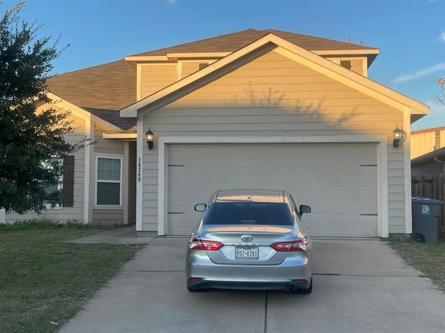 This is a 4 bedroom, 2.5 baths in a quiet neighborhood. it features a sitting area, walk-in closet, bathroom with double sinks, a soaking tub, and a separate shower, The open concept living and dining areas are filled with natural light. Comes with a two car garage.