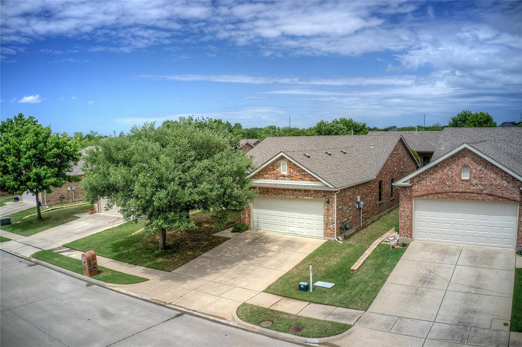 4001 Pineoak Lane