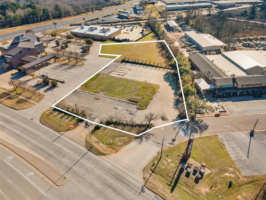 1.9 ACRE Retail Pad Site Available!
Zoning: C-2. 
Traffic Count: 49,836 VPD (TxDOT '24).
Utilities available.
For Sale or Ground Lease.
