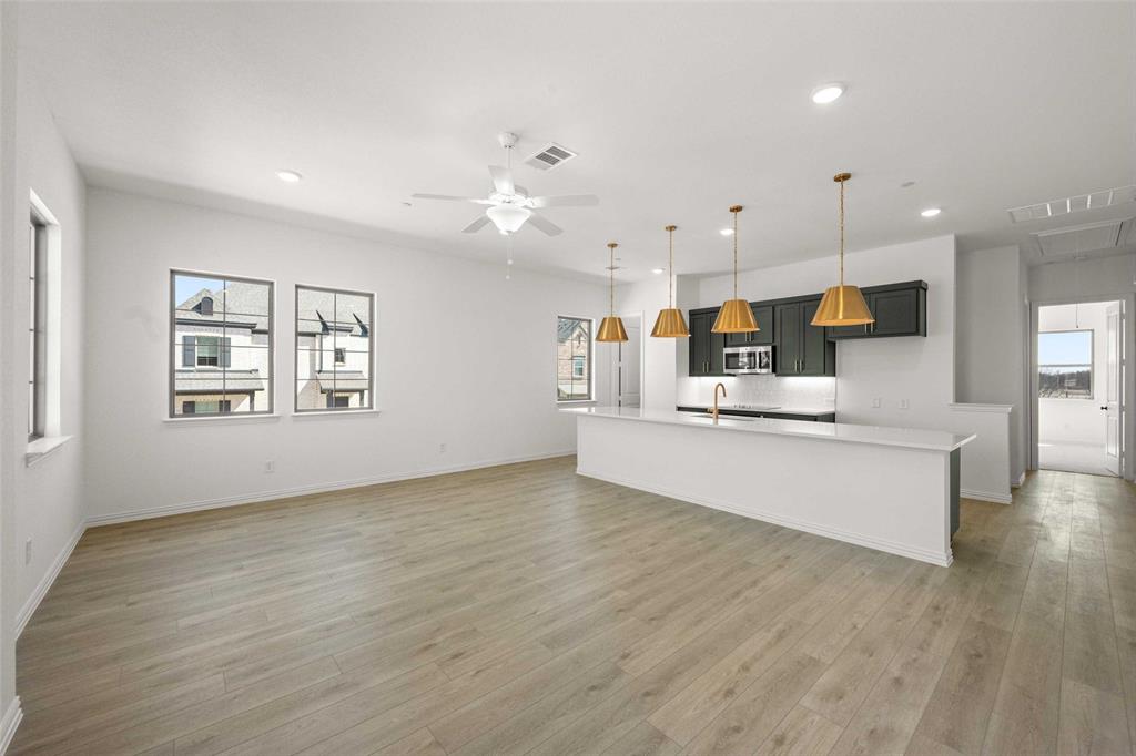 634 Redwood Way