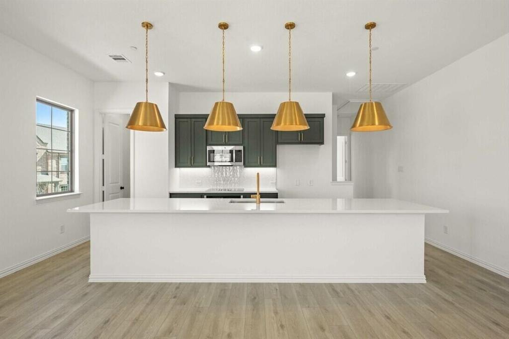 634 Redwood Way