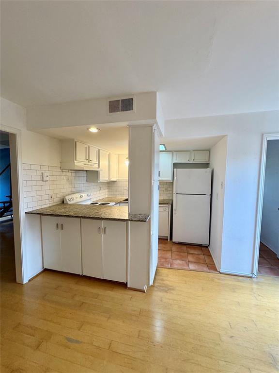 Royal Knoll Condos - Residential