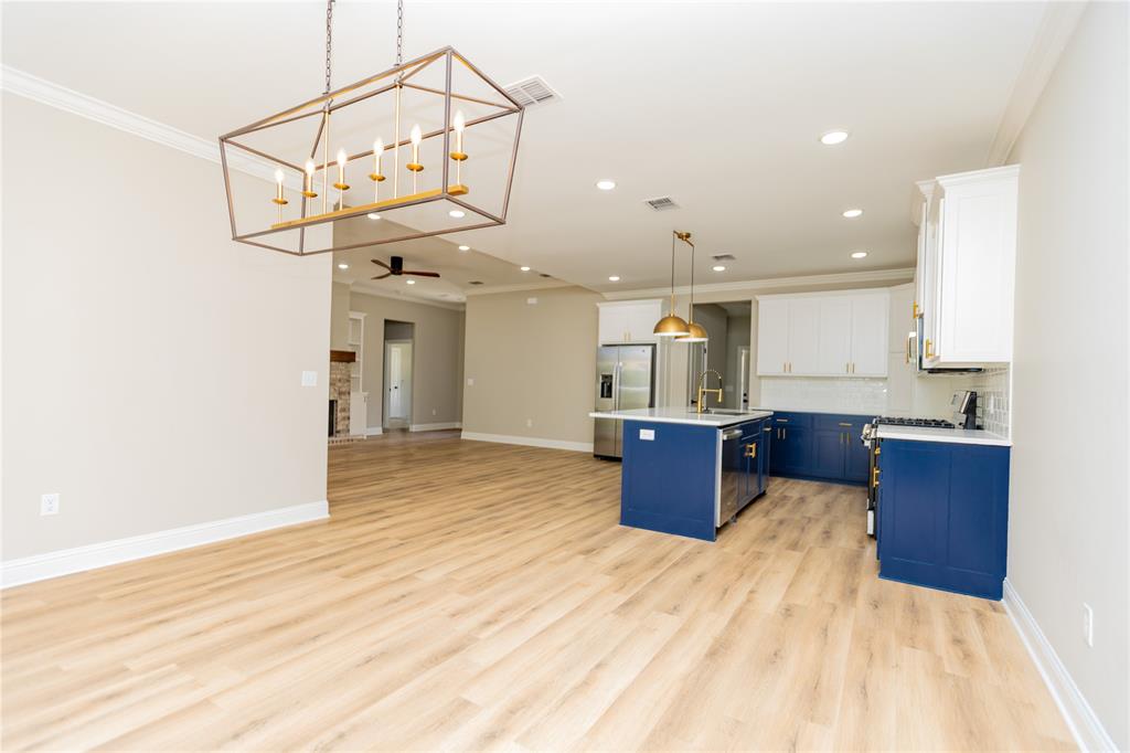 1025 Voss Road