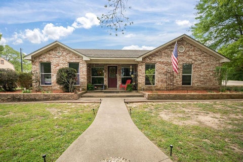 Photo of 13840 CR 2122, Tyler, TX 75707 (MLS # 21384326)