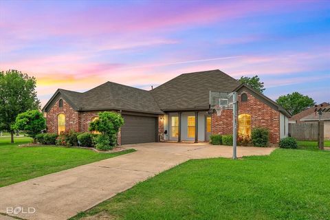 Photo of 5510 Meadowsweet Circle, Bossier City, LA 71112 (MLS # 21269304)