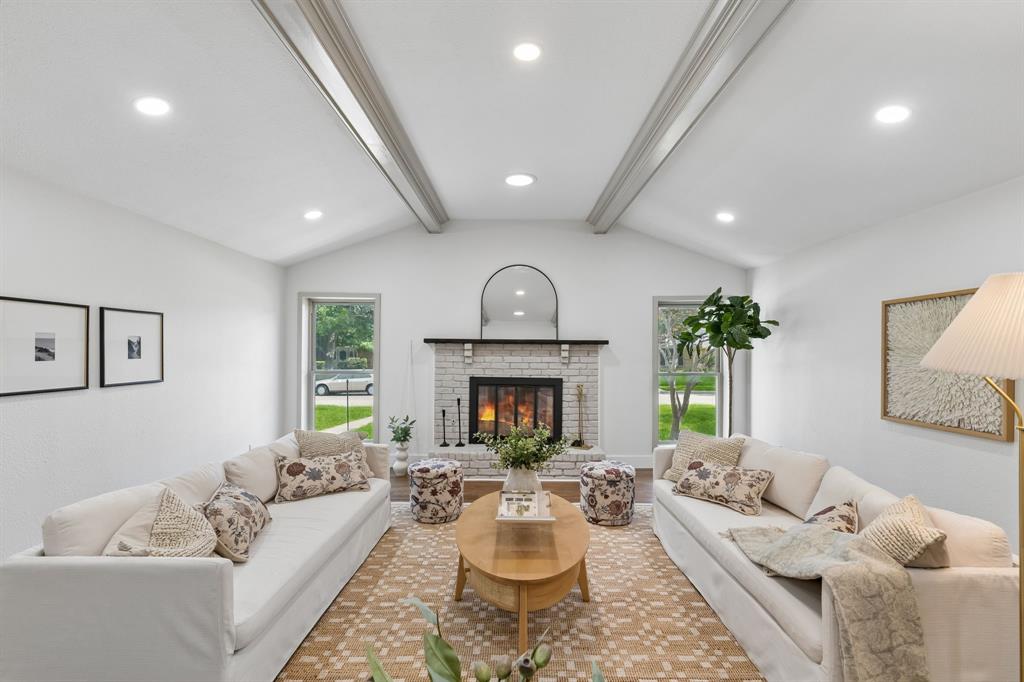 1120 Stratford Drive