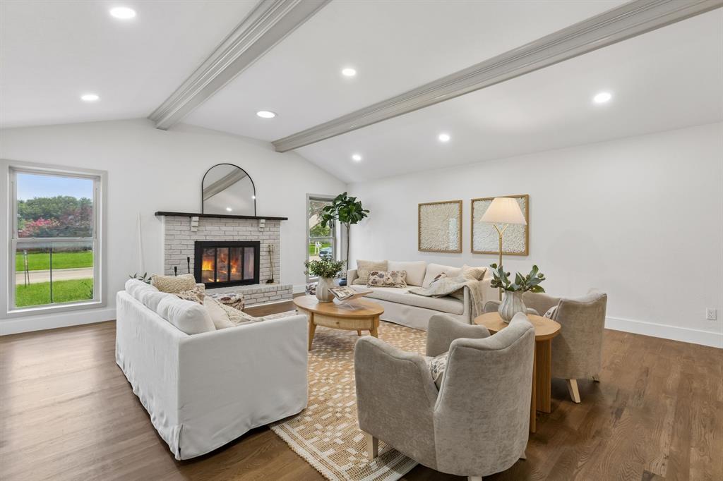 1120 Stratford Drive