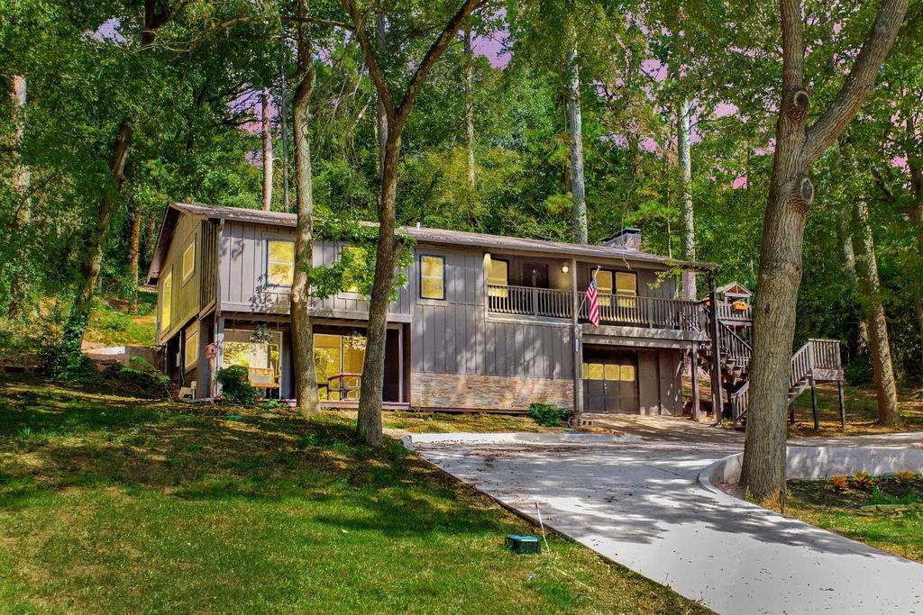 211 Hideaway Lane Central
