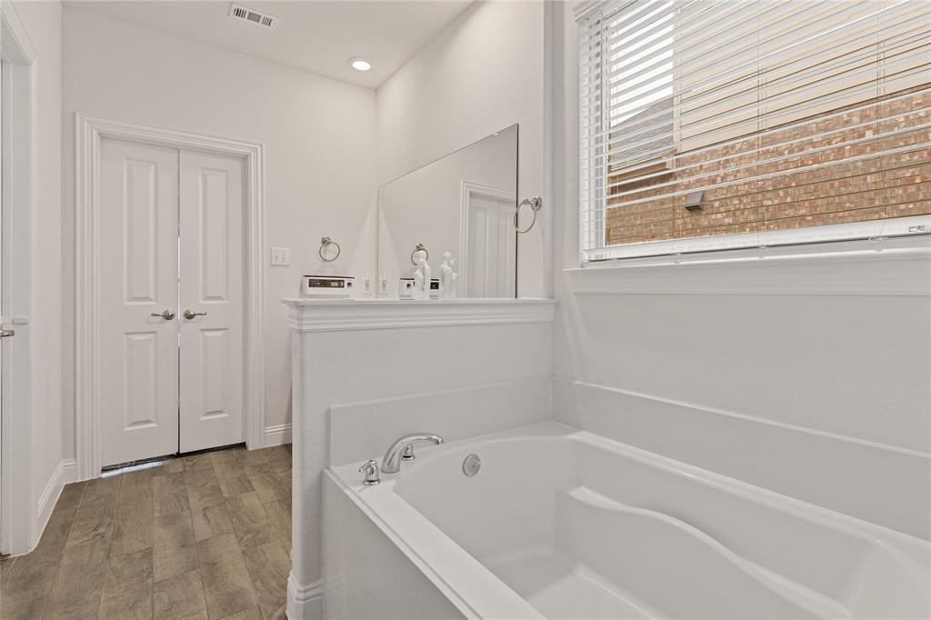 Aubrey, Texas 76227, United States, 4 Bedrooms Bedrooms, ,3 BathroomsBathrooms,Residential,Pending,26002