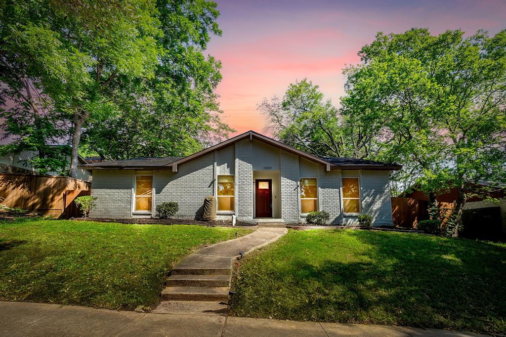 2909 Clover Valley Drive