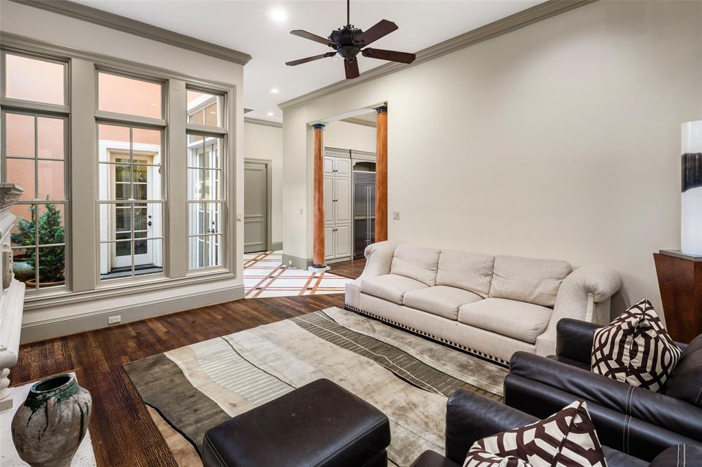 Sme-Ballas Oak Lawn 01 - Residential