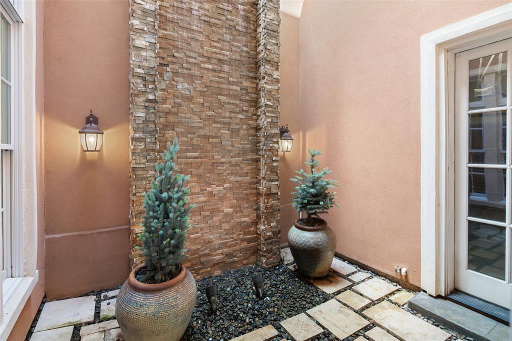 Sme-Ballas Oak Lawn 01 - Residential