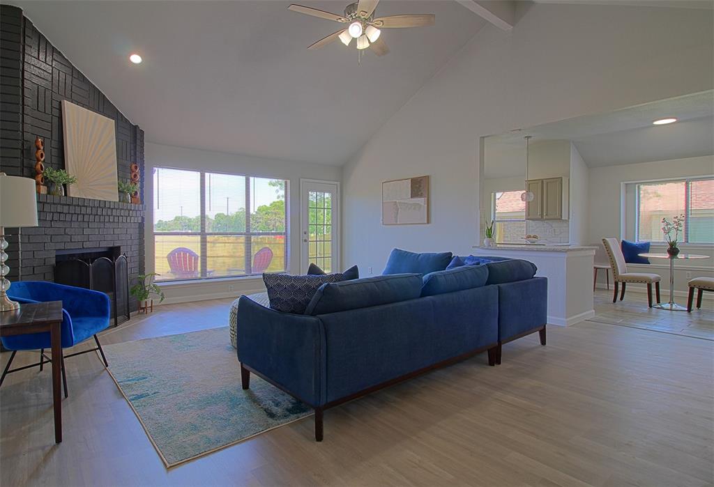 405 Derby Lane