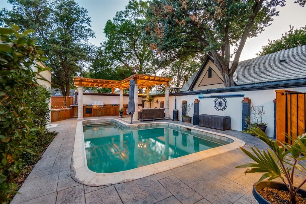 5318 Denton Drive