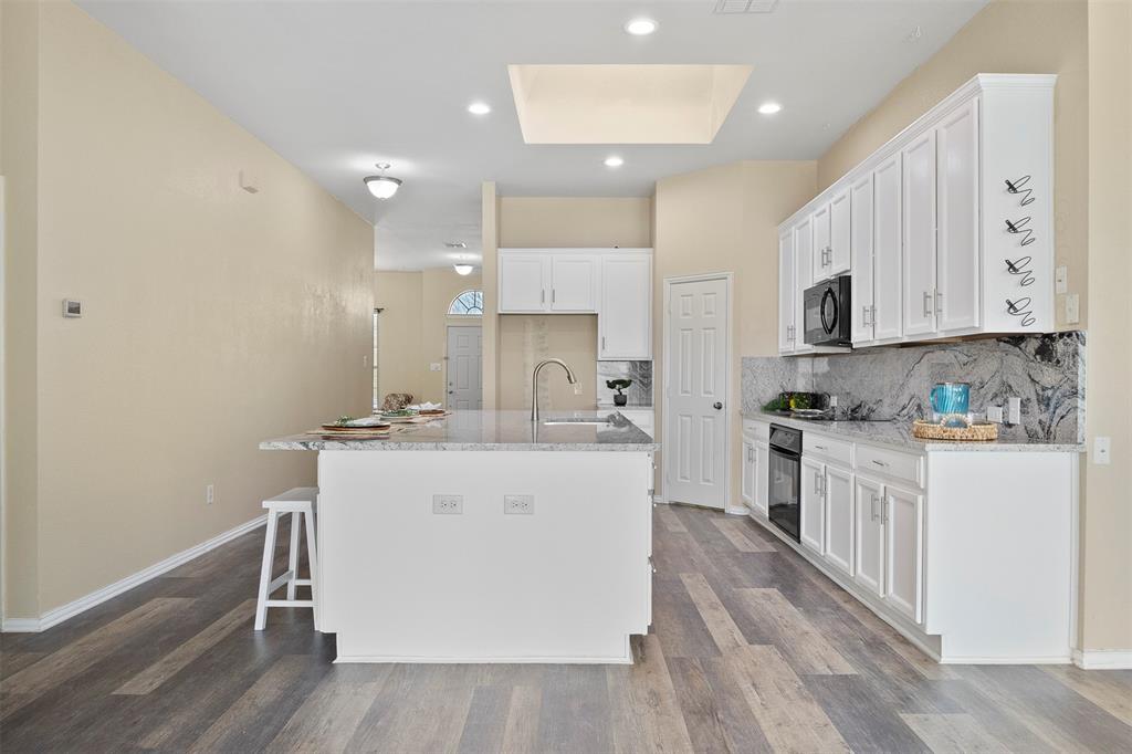 Legend Crest Viii - Residential