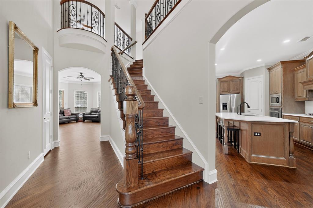 20 Glistening Pond Drive