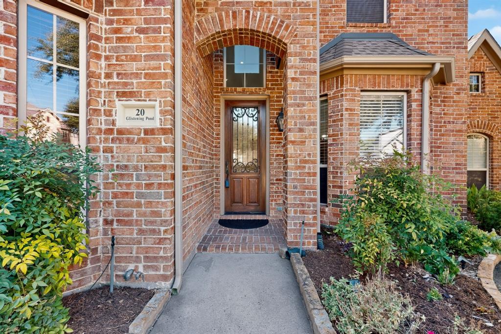 20 Glistening Pond Drive