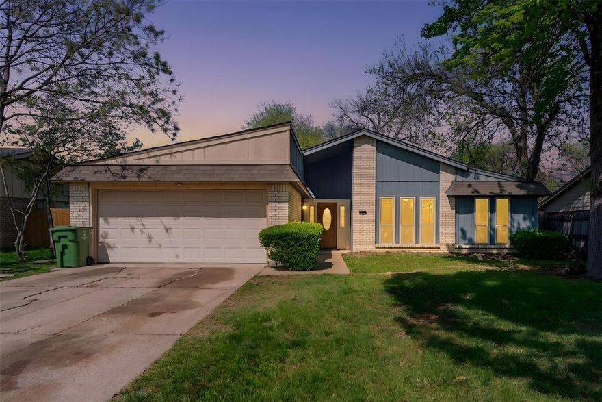 Bring your favorite decorating ideas for this Carrollton beauty! Relax or entertain in your spacious backyard, enjoy shopping and dining in historic downtown Carrollton, or play pickleball at nearby W.J. Thomas Park. A workshop in the backyard perfect for hobbies or hanging out! Close to major thoroughfares and DFW Airport. Foundation work performed in 2026 includes transferrable warranty. 
Welcome Home!