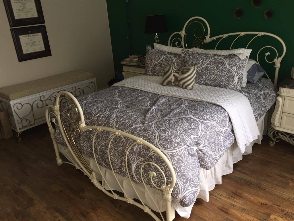 High Hollows Condo - Residential