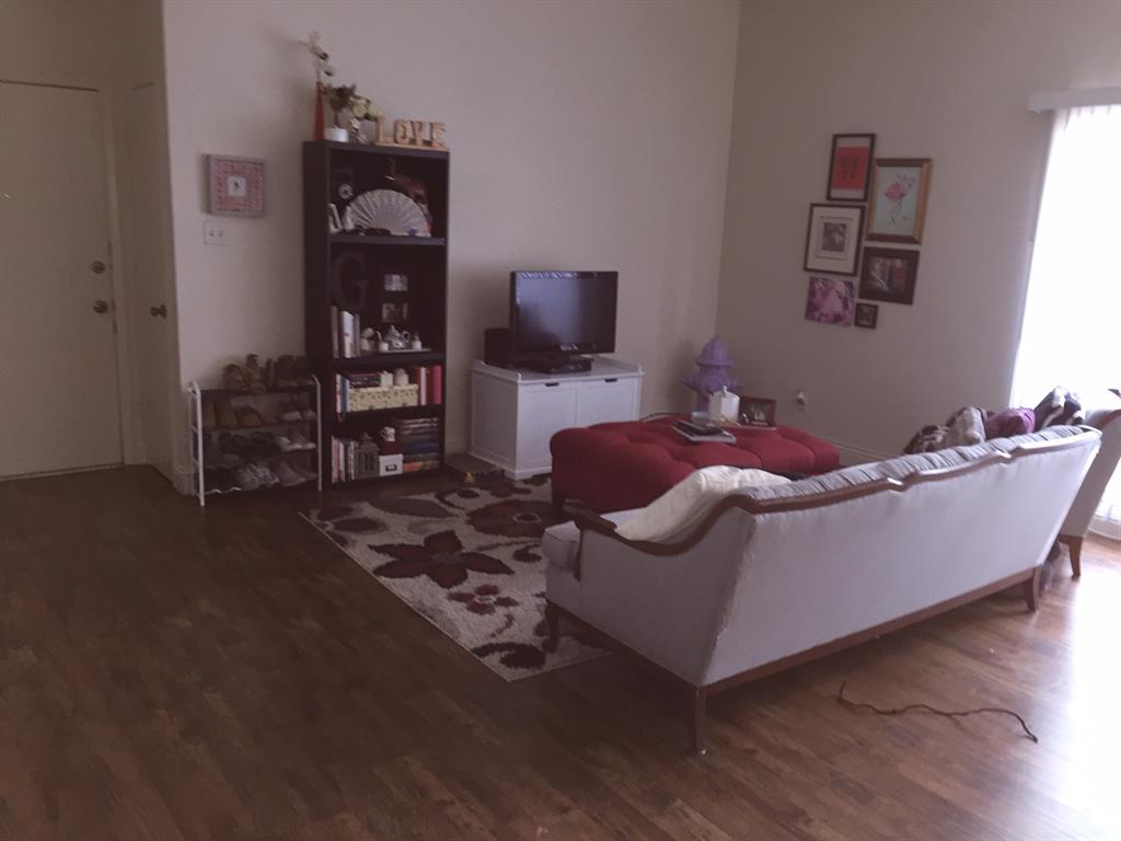 High Hollows Condo - Residential