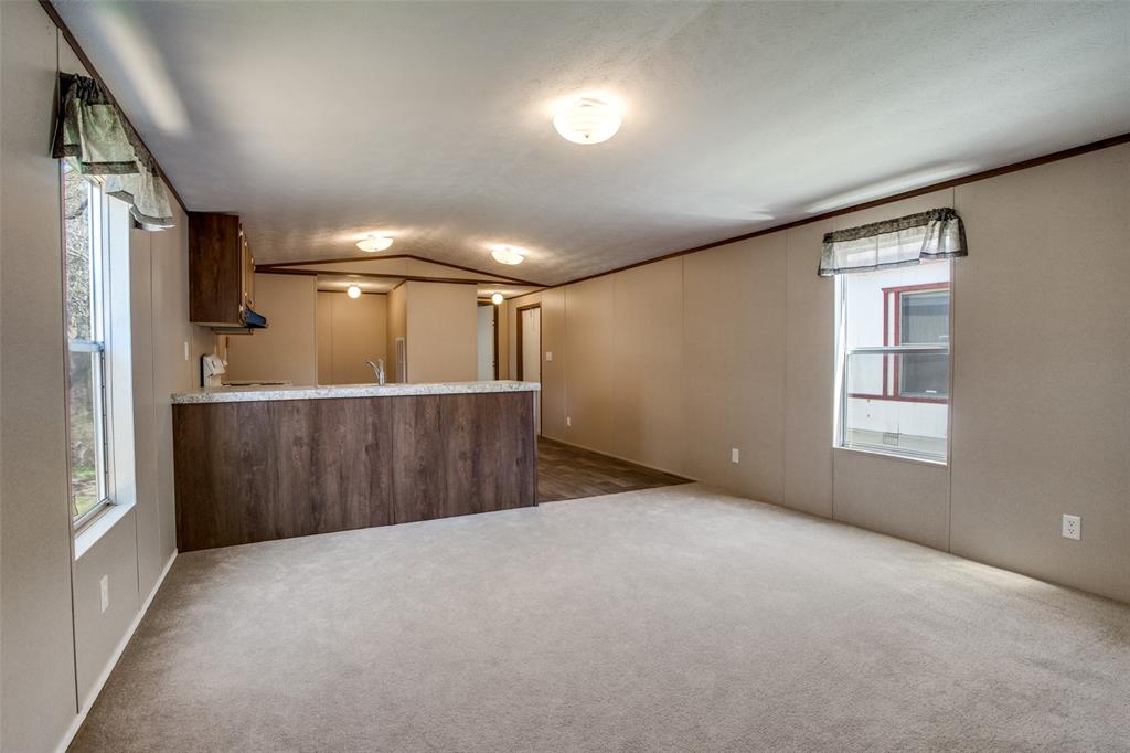 541 Simmons Way