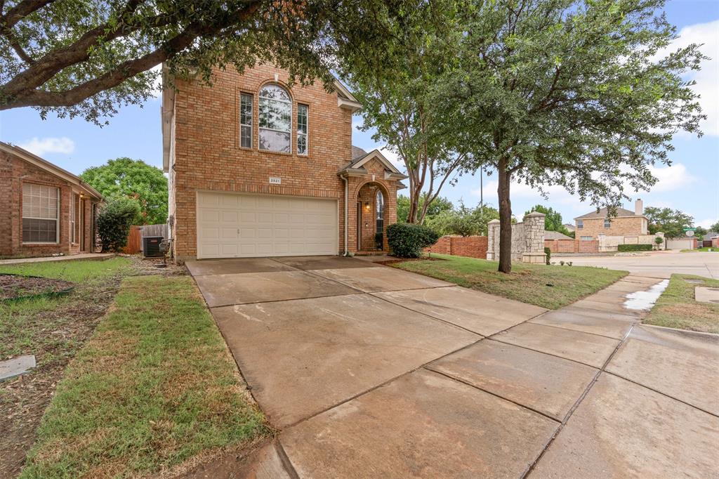 2821 Lynx Lane
