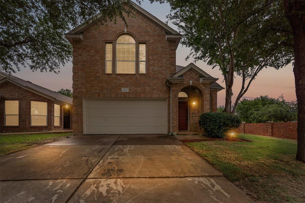 2821 Lynx Lane