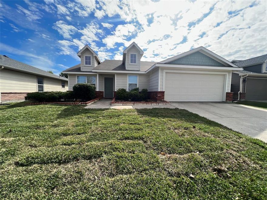 NORTH FACING 3 Bedroom 2 Bath home with a Study or possible 4th Bedroom. Located in the wonderful and highly desirable community of Westridge in FRSICO ISD. Features a great open floor plan with cozy fireplace. New wood look tile floors throughout and fresh paint! Stainless steel appliances! Open kitchen with a breakfast bar and walk in panty. Formal dining room. Master bath includes large garden tub and dual sinks. Good size backyard and wonderful front porch. Great community features which include pool, playground, jogging paths, and park! Landlord pays HOA dues. Pets on a case by case basis.