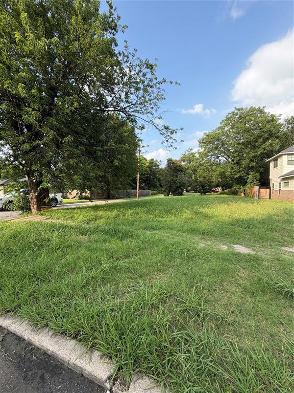 Photo 1 of 4 — 1303 S Walnut Street, Sherman, TX 75090