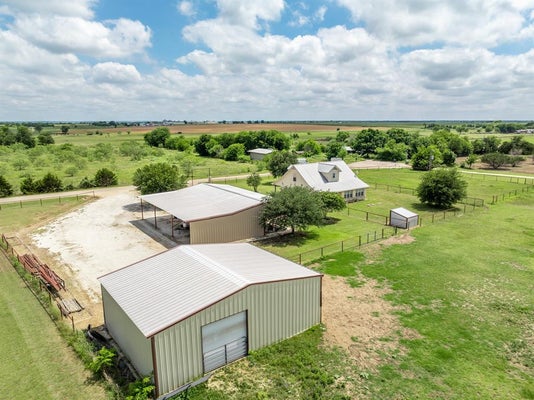 560 MEADOW LN, CRAWFORD, TX 76638 - Image b6fc484f33b2cdb93801094b7a65cd8e/2282417166