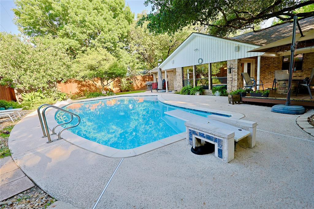 312 W Pleasantview Drive