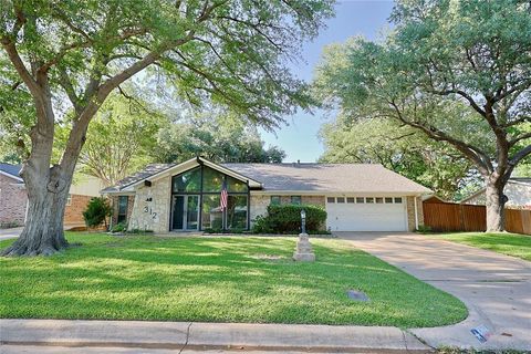 312 W Pleasantview Drive Hurst TX 76054