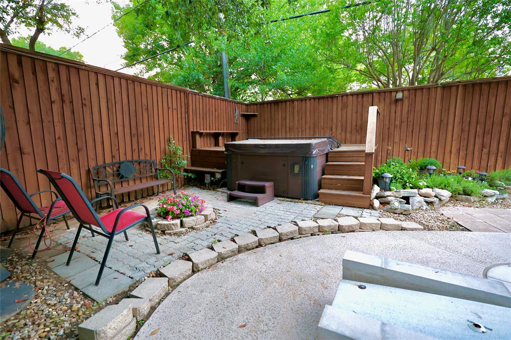 312 W Pleasantview Drive