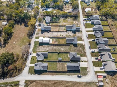 318 N Helton Street Randolph TX 75475