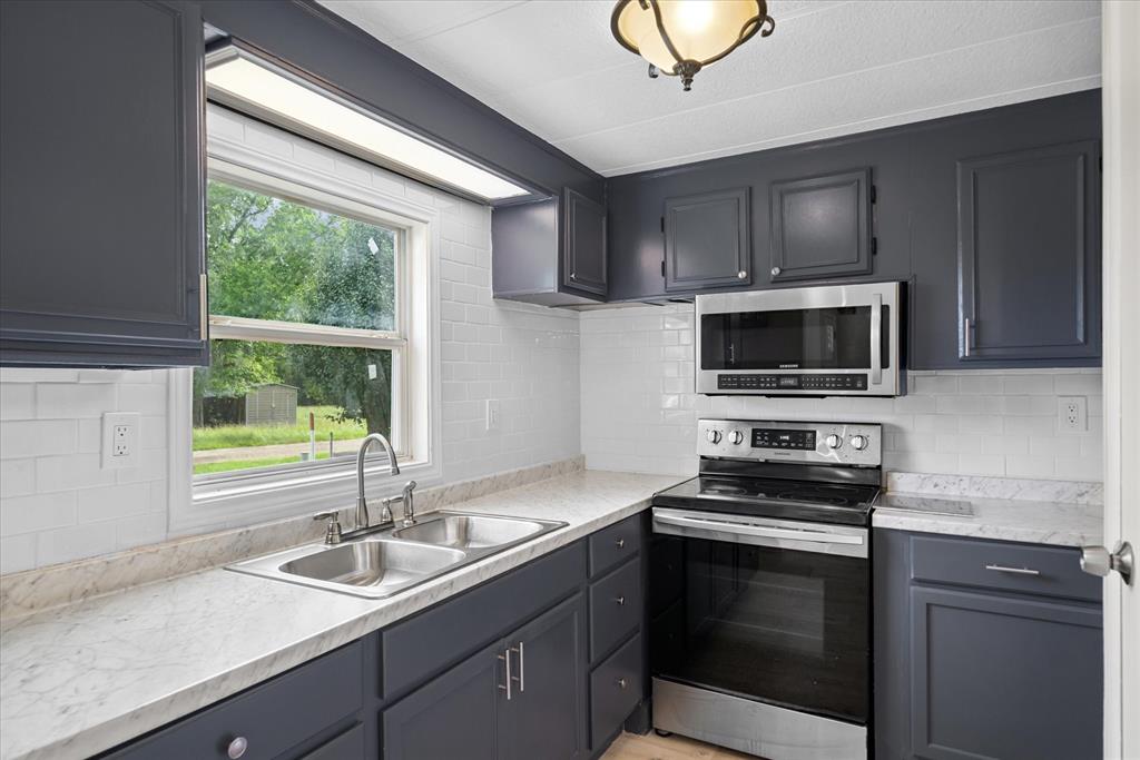 J PING SUR - Residential