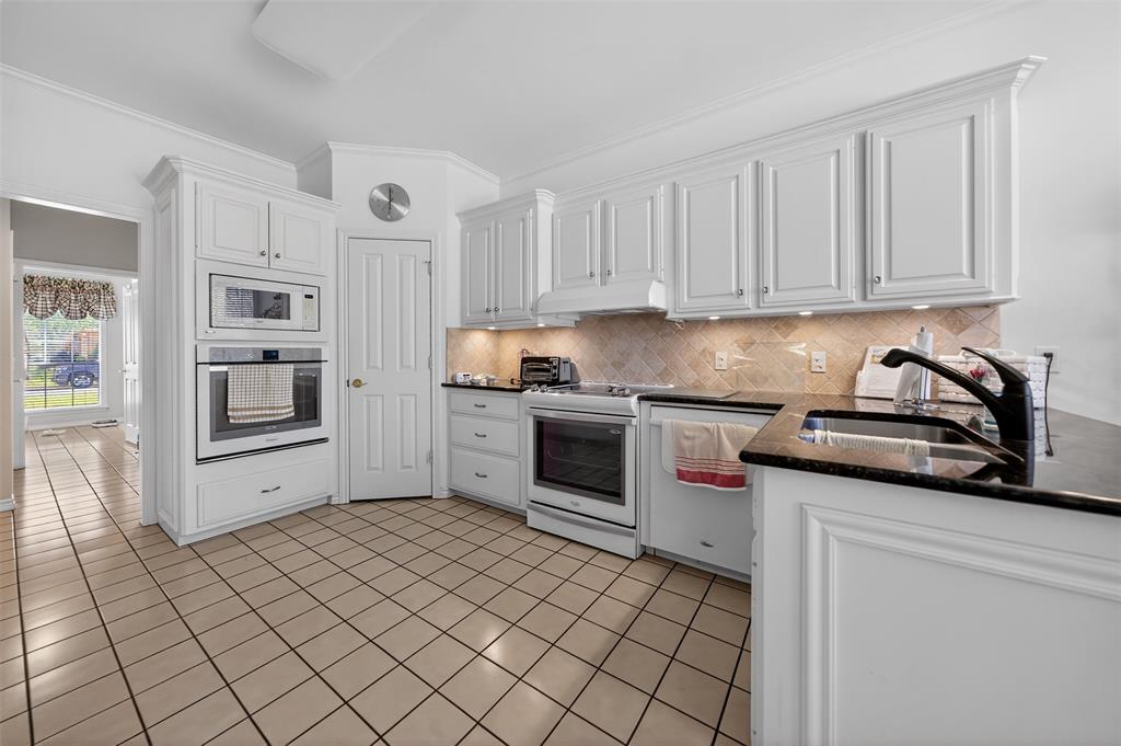 CEDAR BEND ESTS - Residential