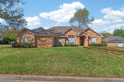 Photo of 1106 Lonnie Drive, Athens, TX 75752 (MLS # 21209026)
