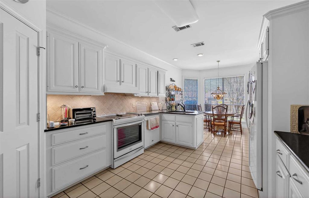 CEDAR BEND ESTS - Residential