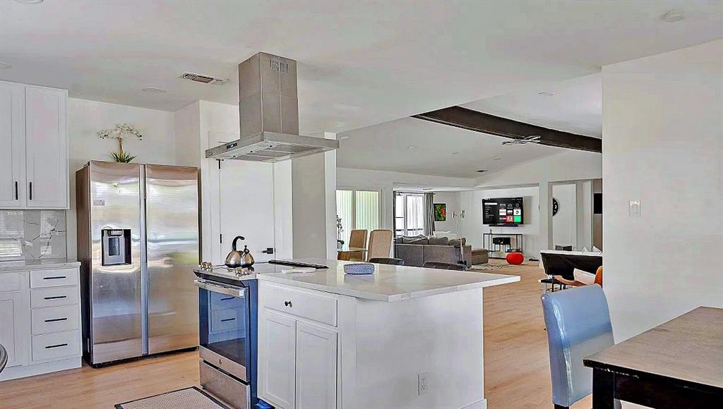 2521 Delmar Drive