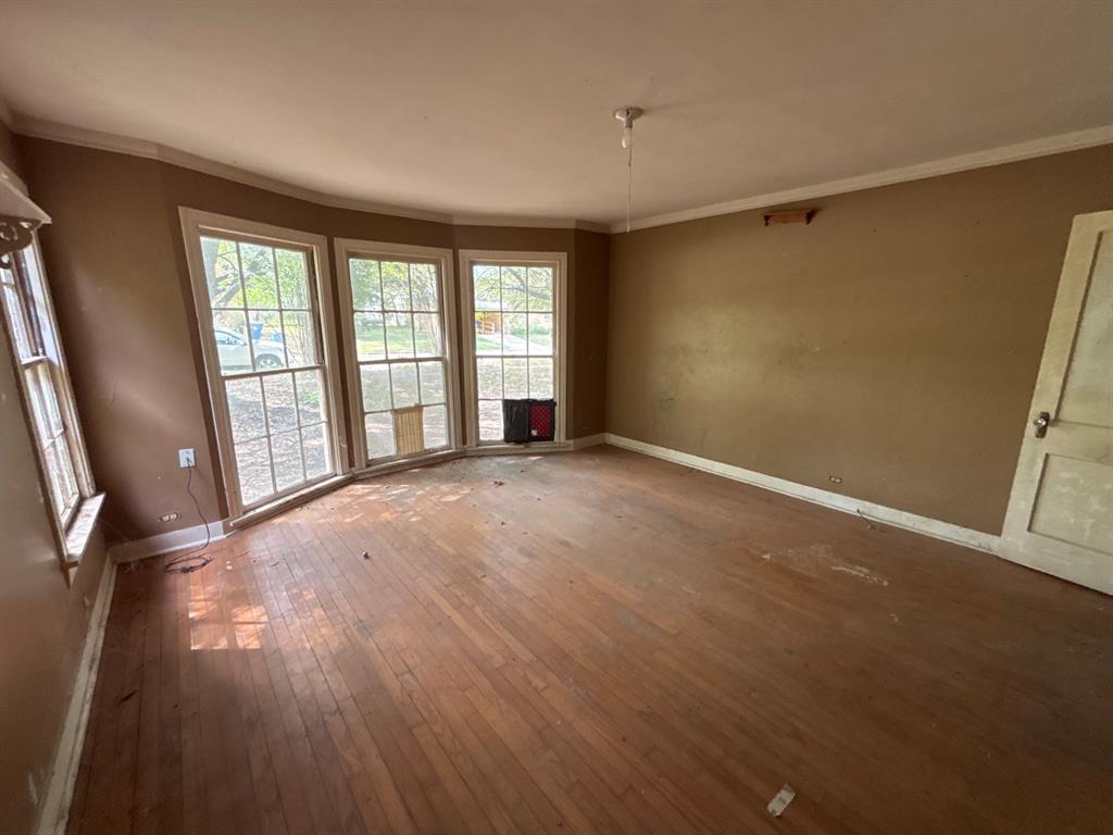 212 Sunset Avenue