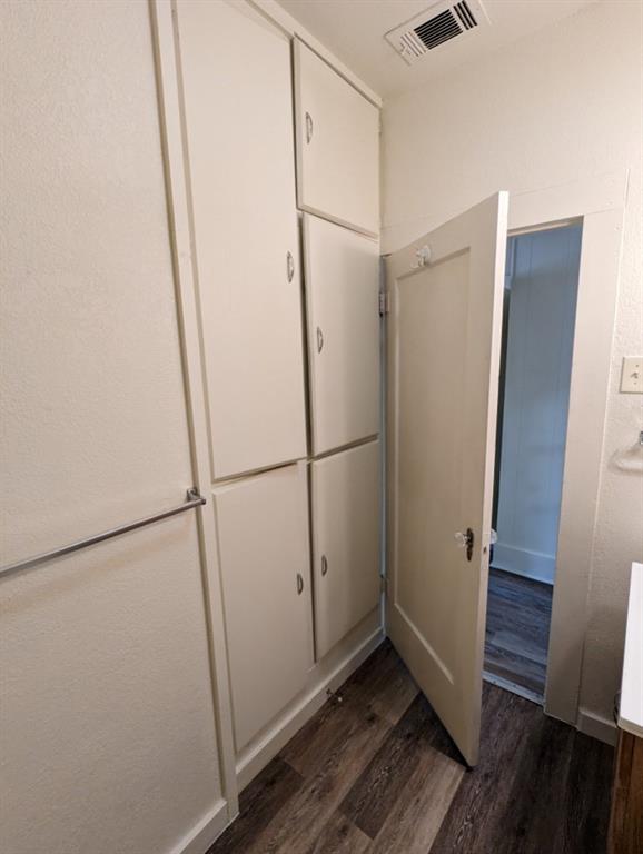 Walnut Springs, Texas 76690, United States, 3 Bedrooms Bedrooms, ,1 BathroomBathrooms,Residential,Active,85777
