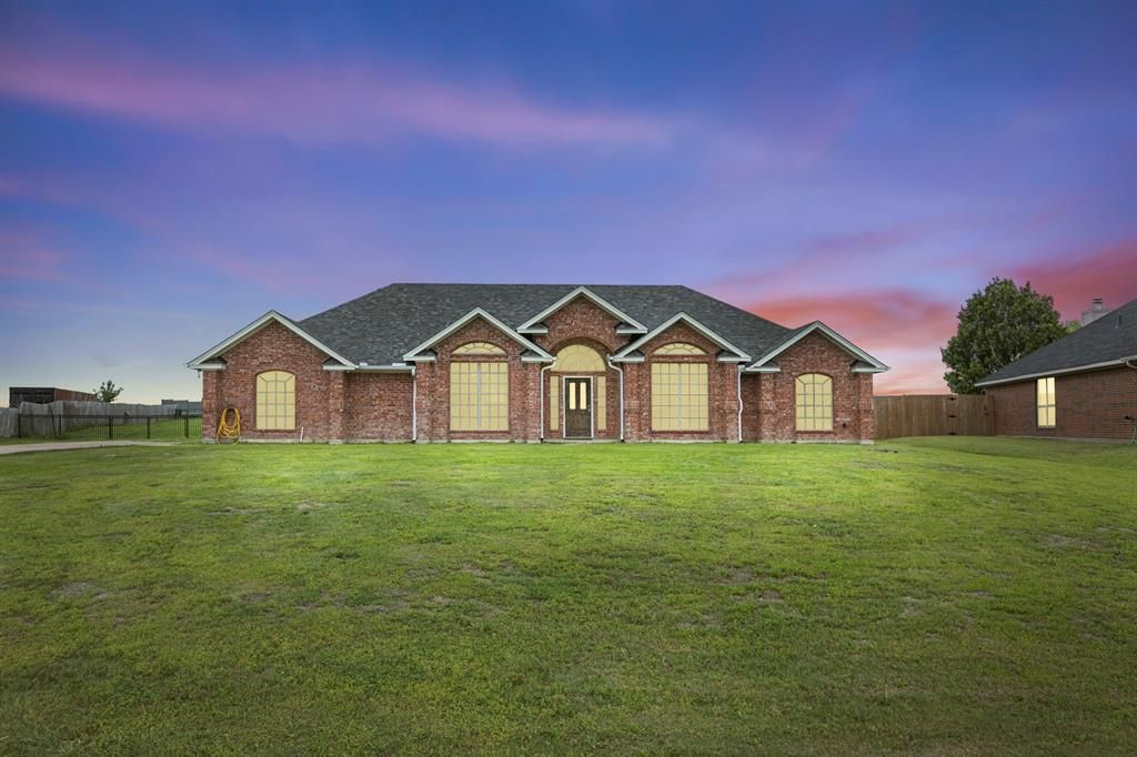 Photo of 16422 Prairie Meadow Mdw, Forney, TX 75126 (MLS # 21243901)