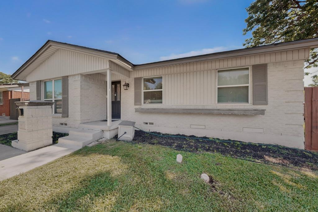 2302 Lagoon Drive